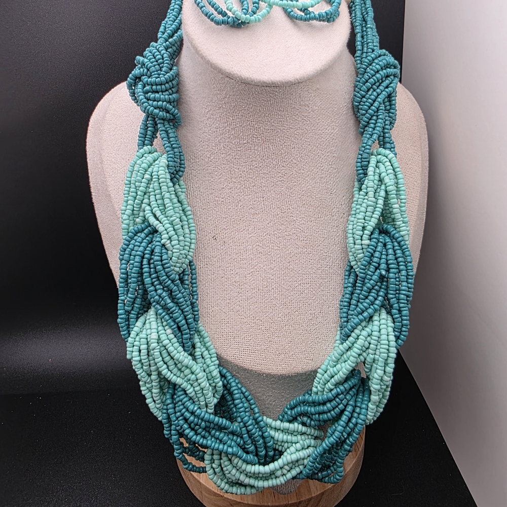 Turquoise Seedbead Beaded Necklace (1573)